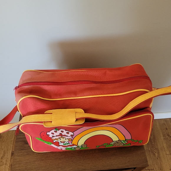 SOLD Vintage Strawberry Shortcake Satchel Bag 🎒 - Picture 4 of 13